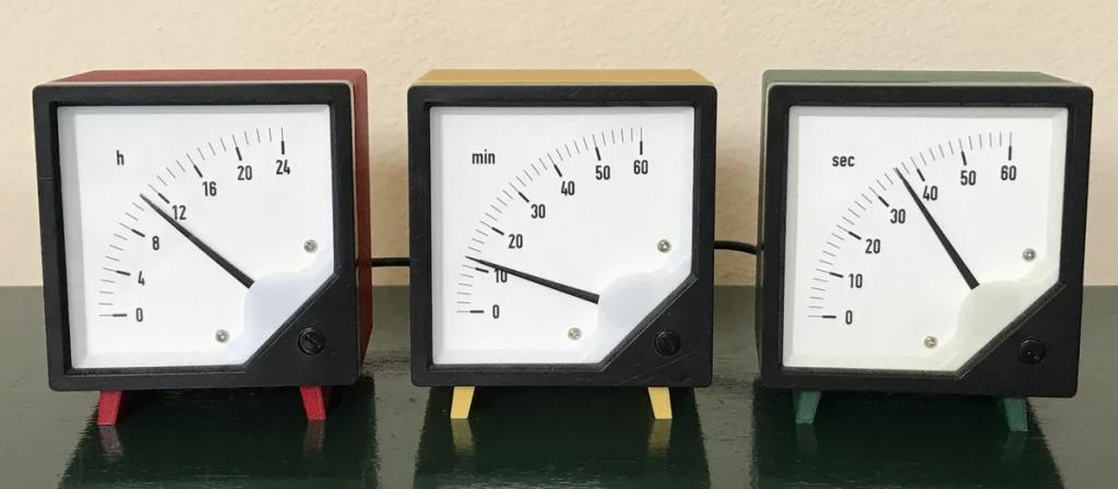 Daisy-Chain Voltmeter Clock